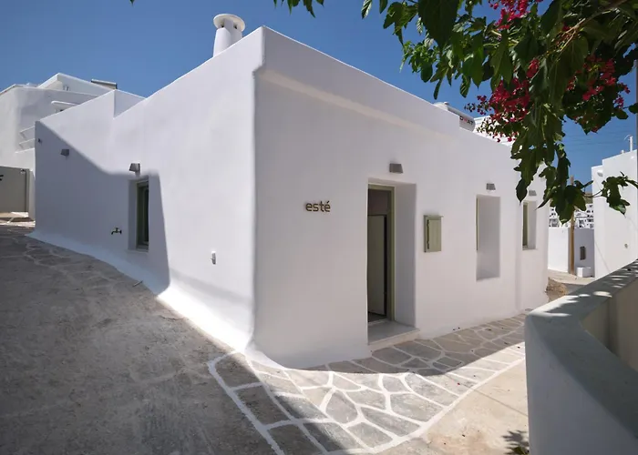 Este Naousa * Naousa (Paros)