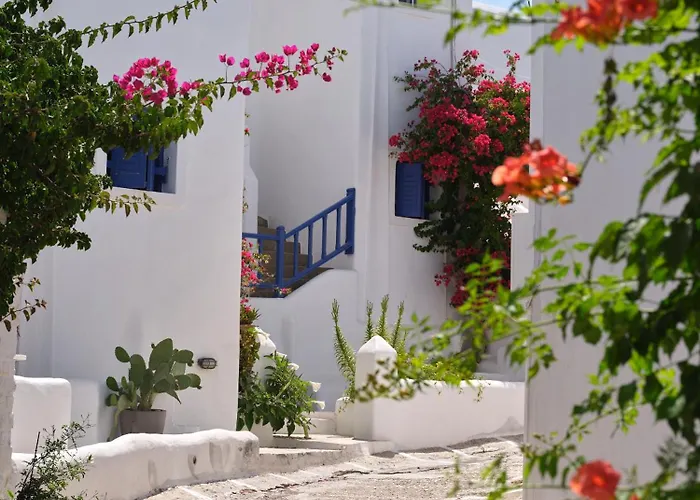 Este Naousa Naousa (Paros)